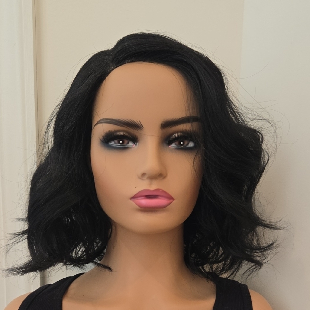 Sleek Black Wigs with Natural Shine and Volume - Picture 2 of 6
